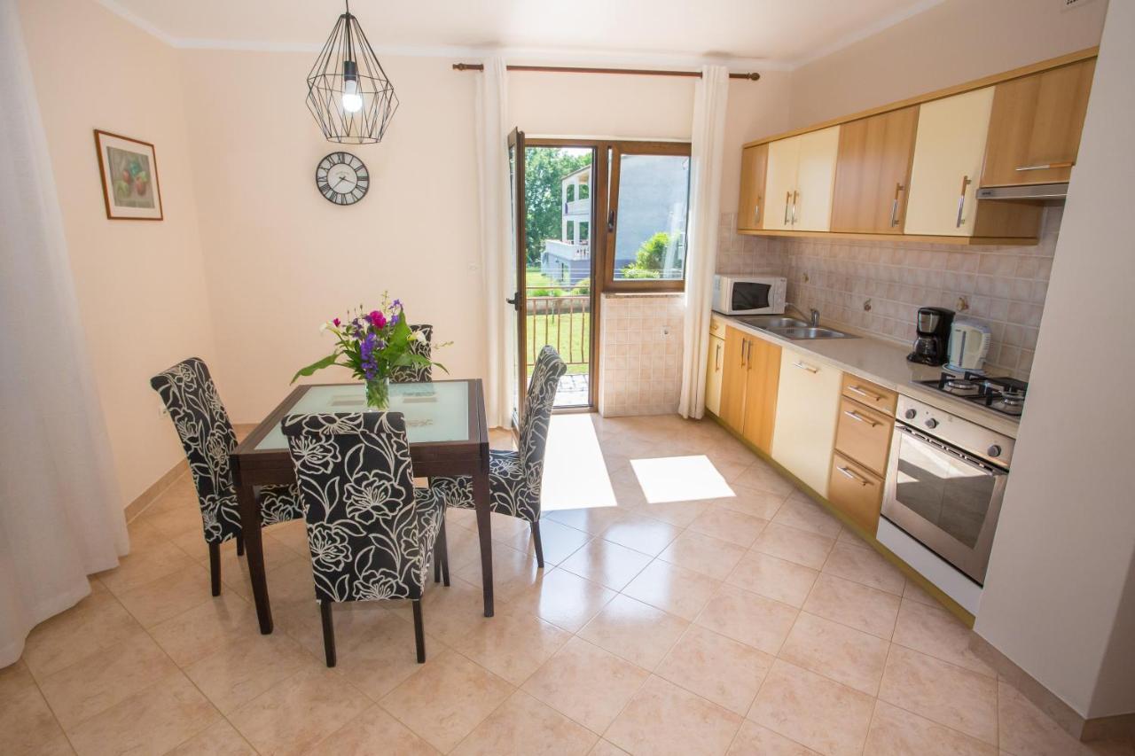 Apartment Anna Пореч Экстерьер фото